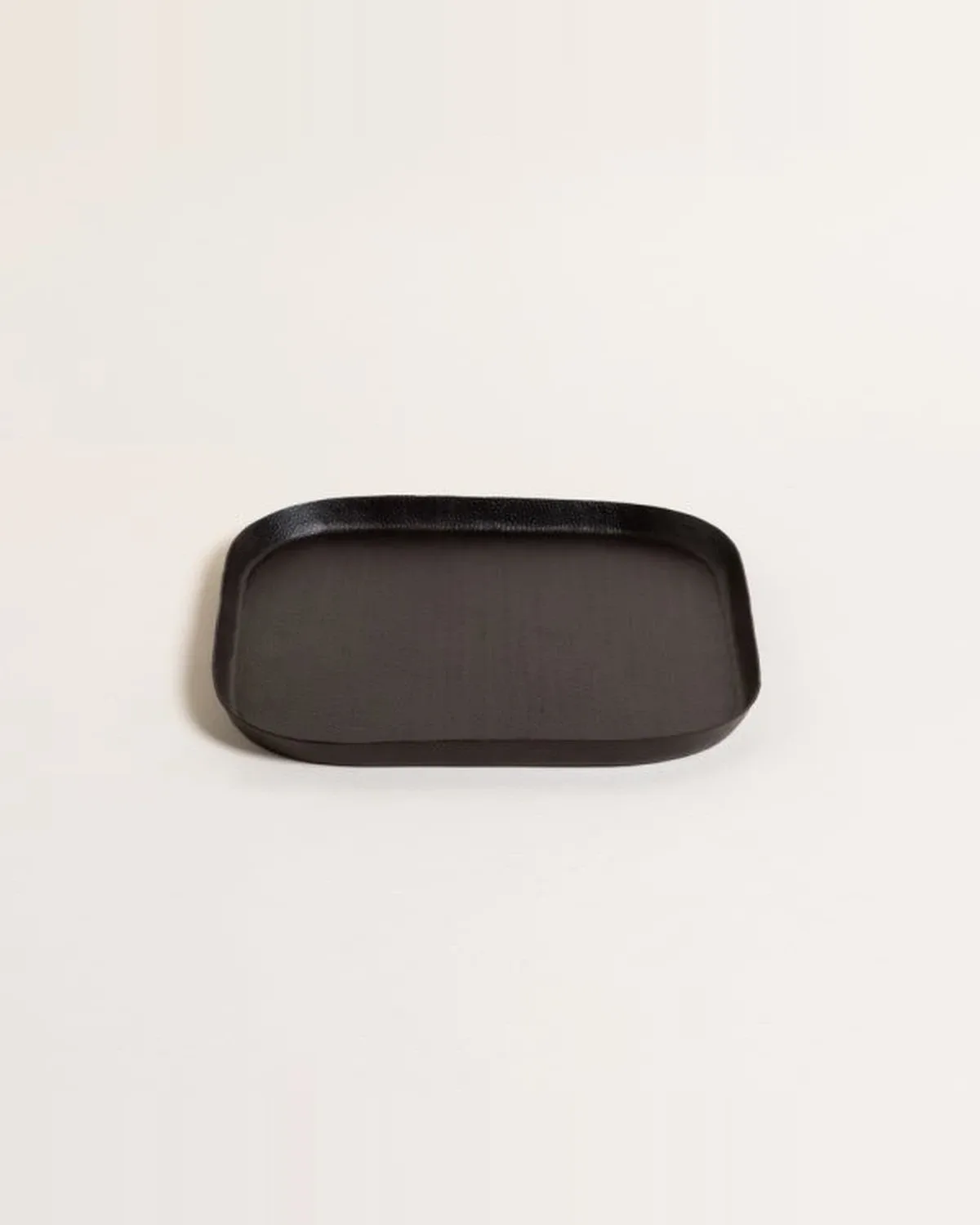 Bandeja Redondeada Pali Negro 25,5 cm — Casa de Sillones, vista 2