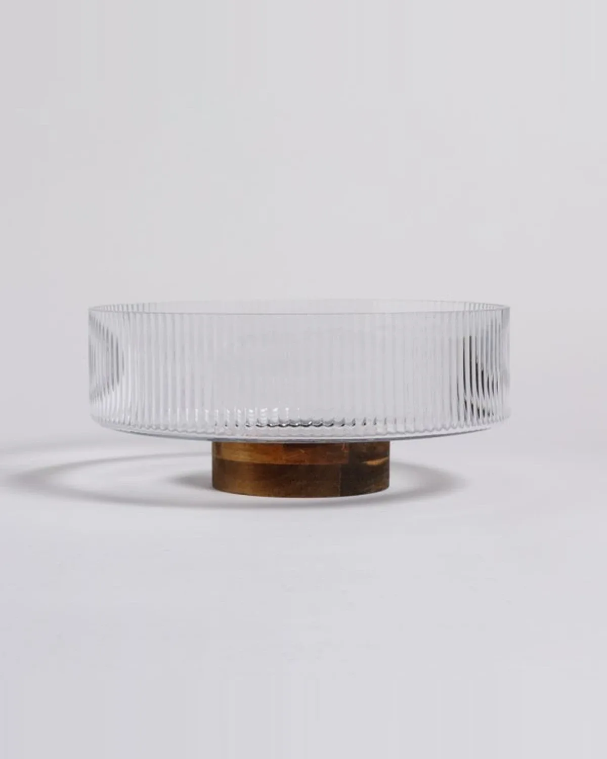 Bowl de Vidrio con Base de Acacia 2,7 L — Casa de Sillones, vista 2