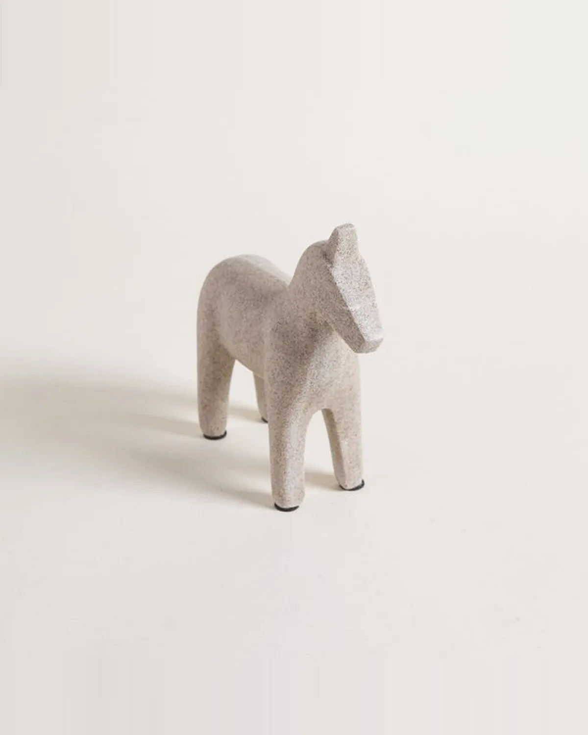 Caballo Decorativo Shanghai Vison 18,5x6x18,5 cm — Casa de Sillones, vista 2