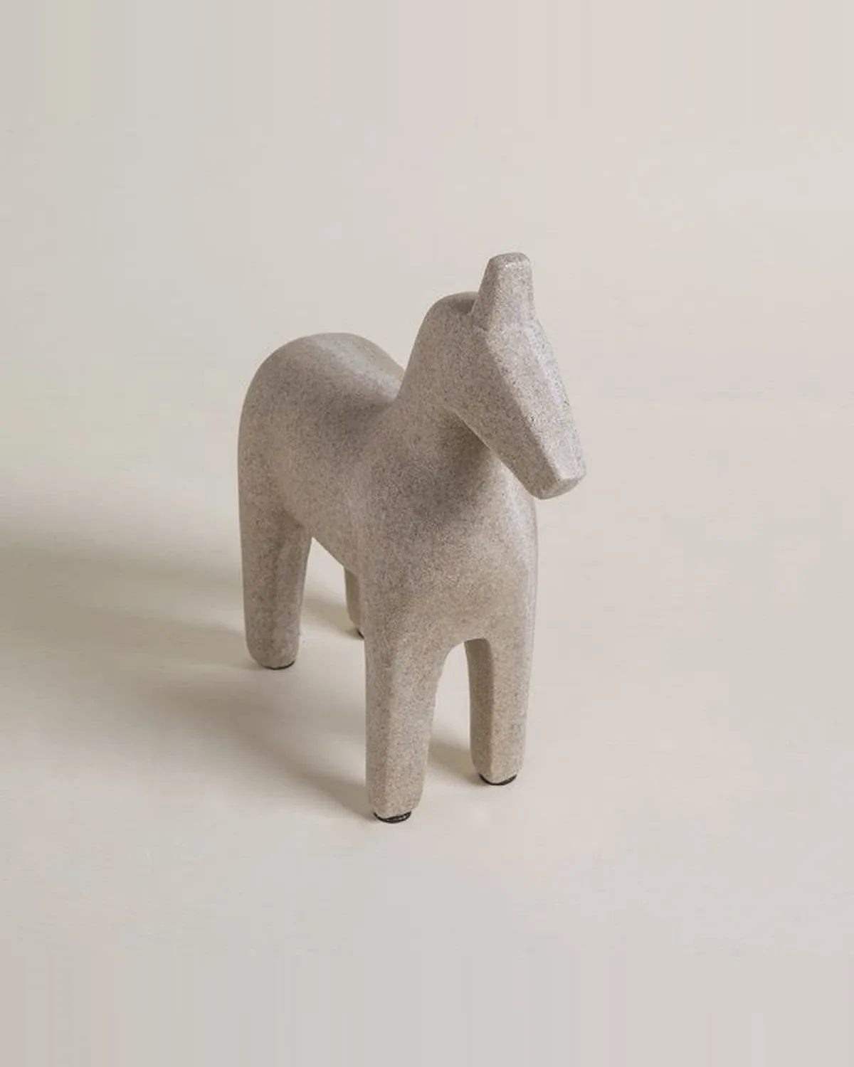 Caballo Decorativo Shanghai Vison 26x7,5x22 cm — Casa de Sillones, vista 2