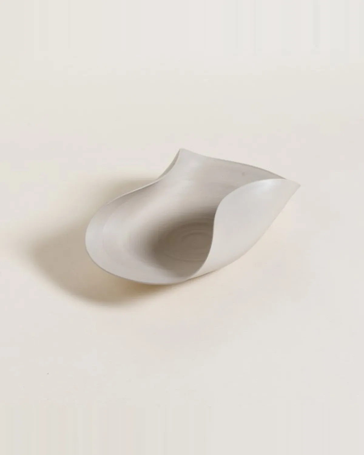 Centro de Mesa Dented Cream 10x32 cm — Casa de Sillones, vista 2