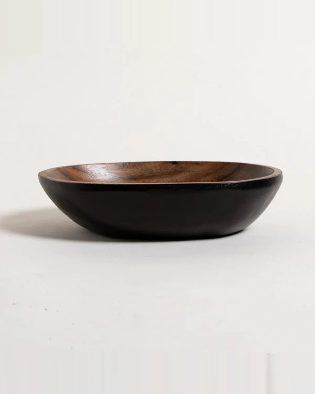 Cuenco Ovalado Acacia Manila Black 26x20x6,5 cm — Casa de Sillones, vista 2
