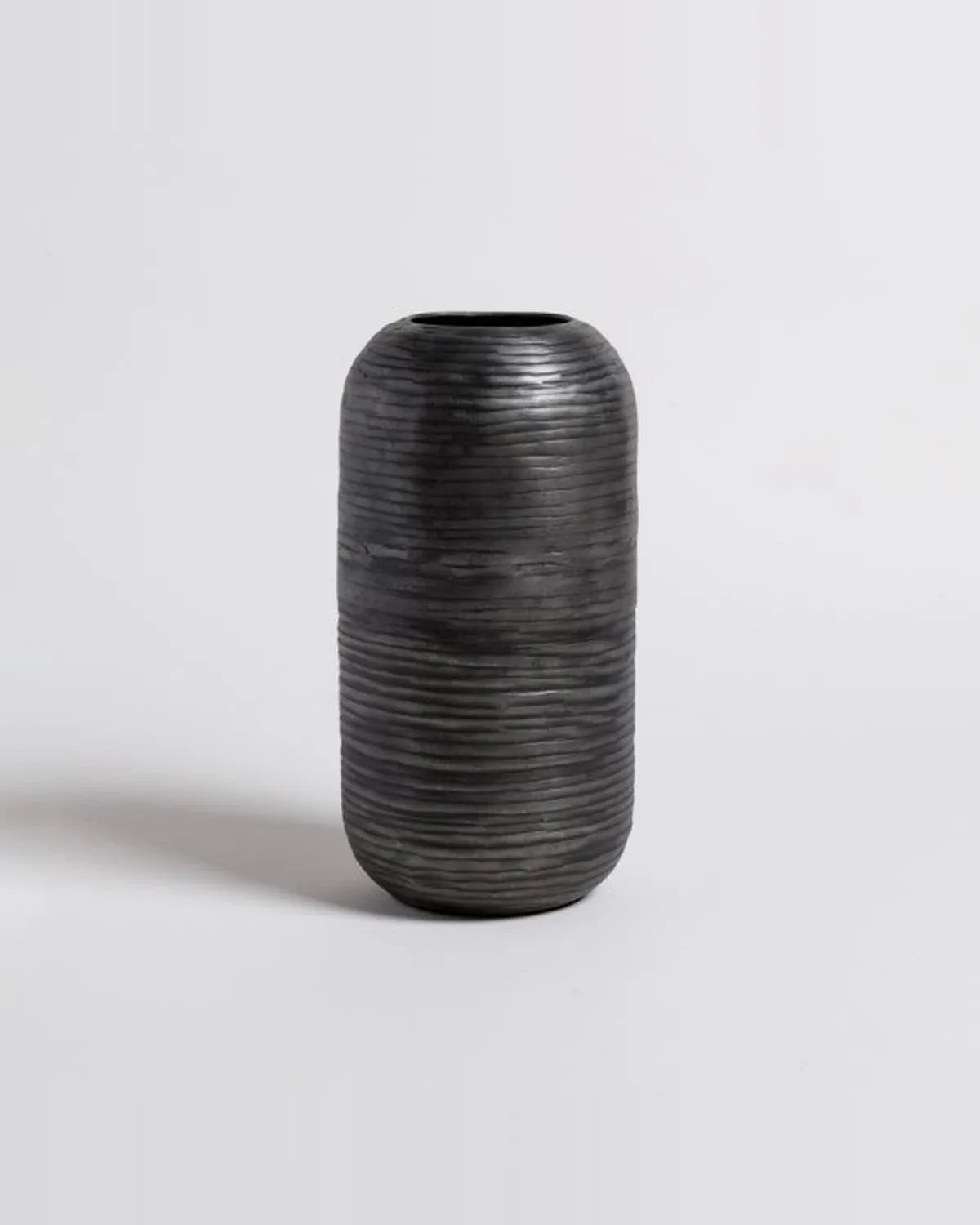 Jarron Bhima Grafito 13,5x26,5 cm
