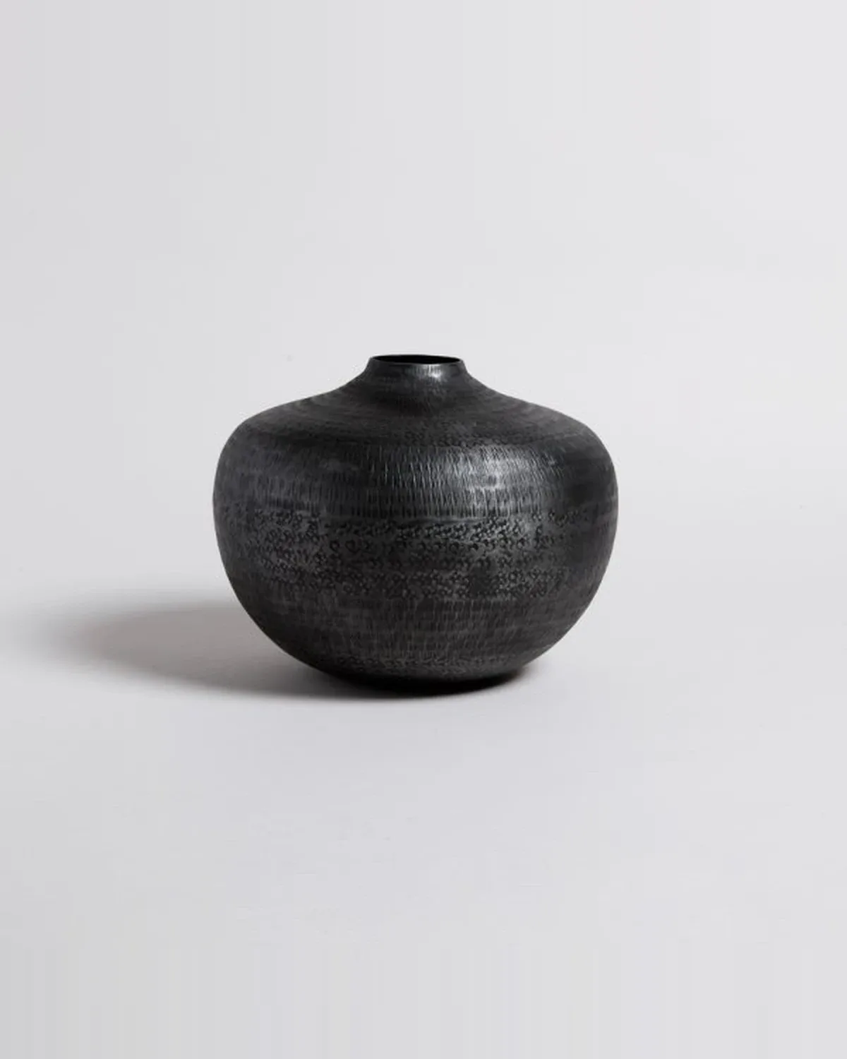 Jarron Bhima Grafito 25x19,5 cm