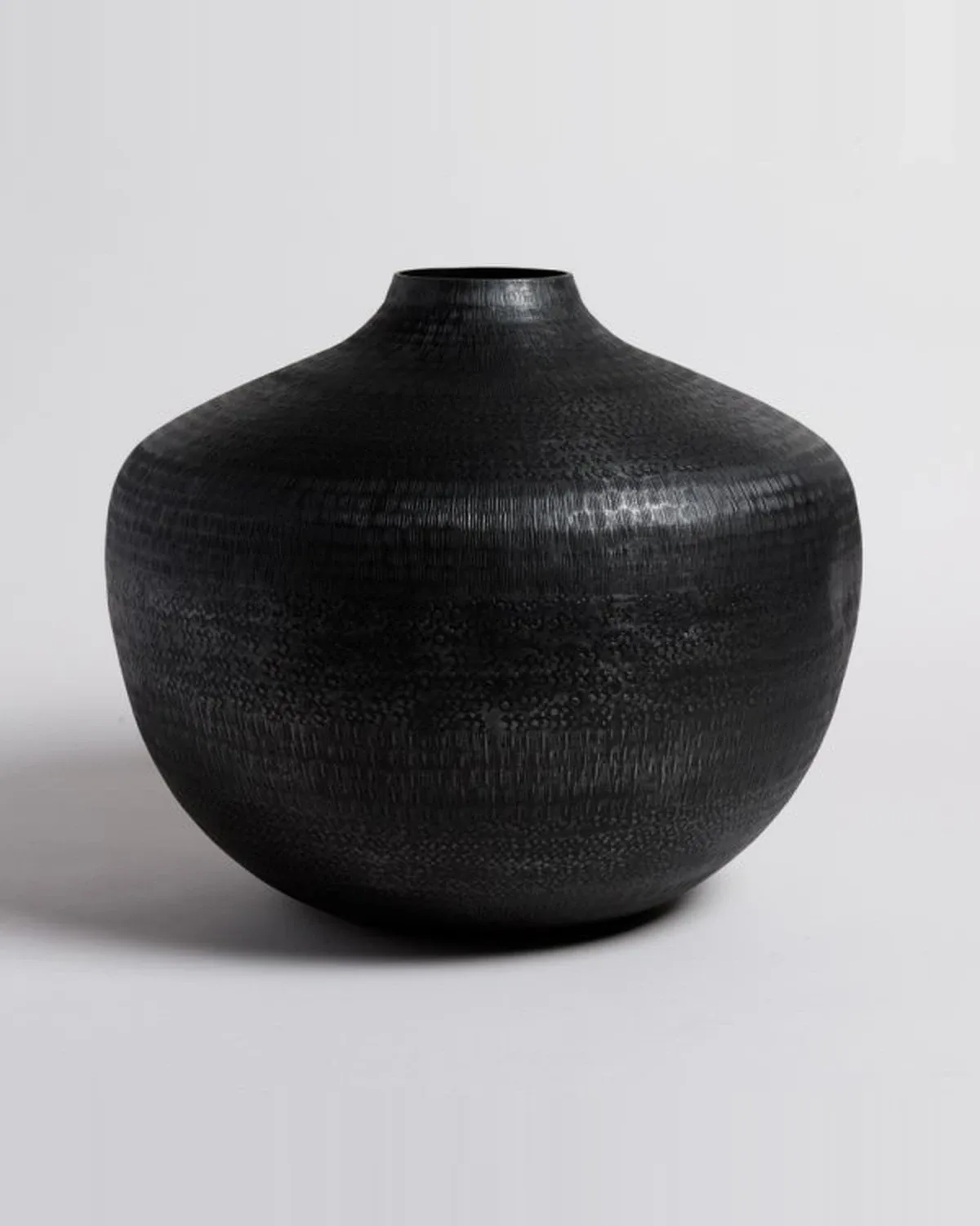 Jarron Bhima Grafito 35,5x29 cm