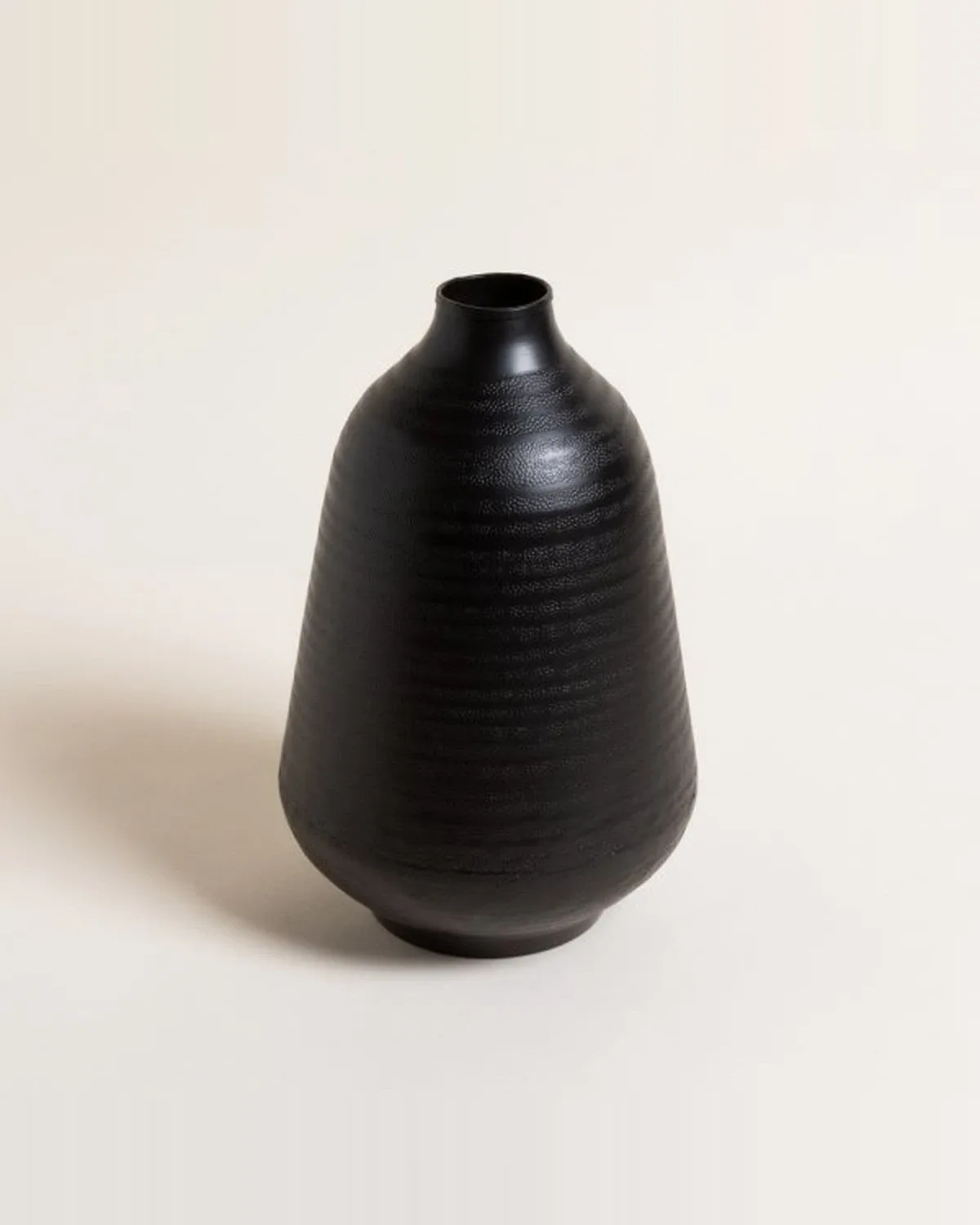 Jarron Pali Negro 20x30,5 cm — Casa de Sillones, vista 2