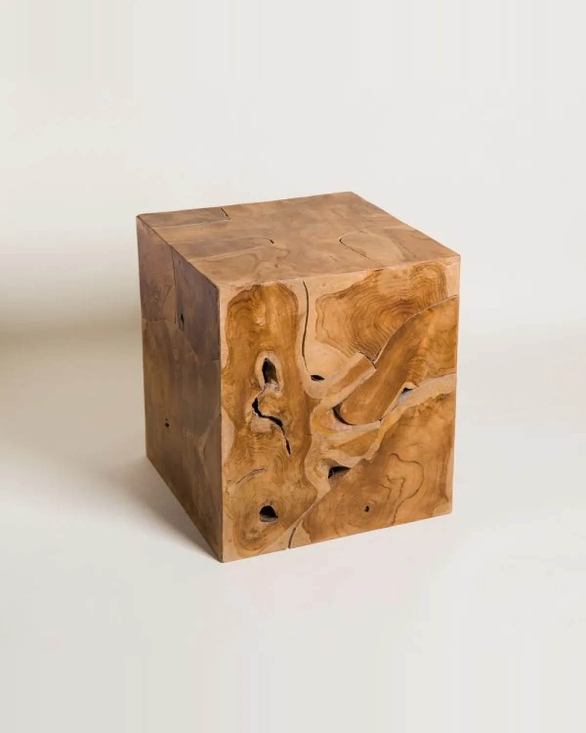 Mesa Auxiliar Cuadrada Lombok Natural 50x45 cm — Casa de Sillones, vista 2