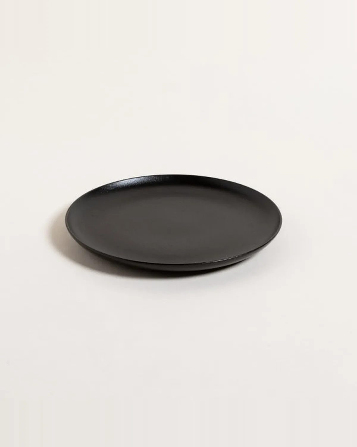Plato Playo Coupe Fine Plus Black Sand 26 cm — Casa de Sillones, vista 2