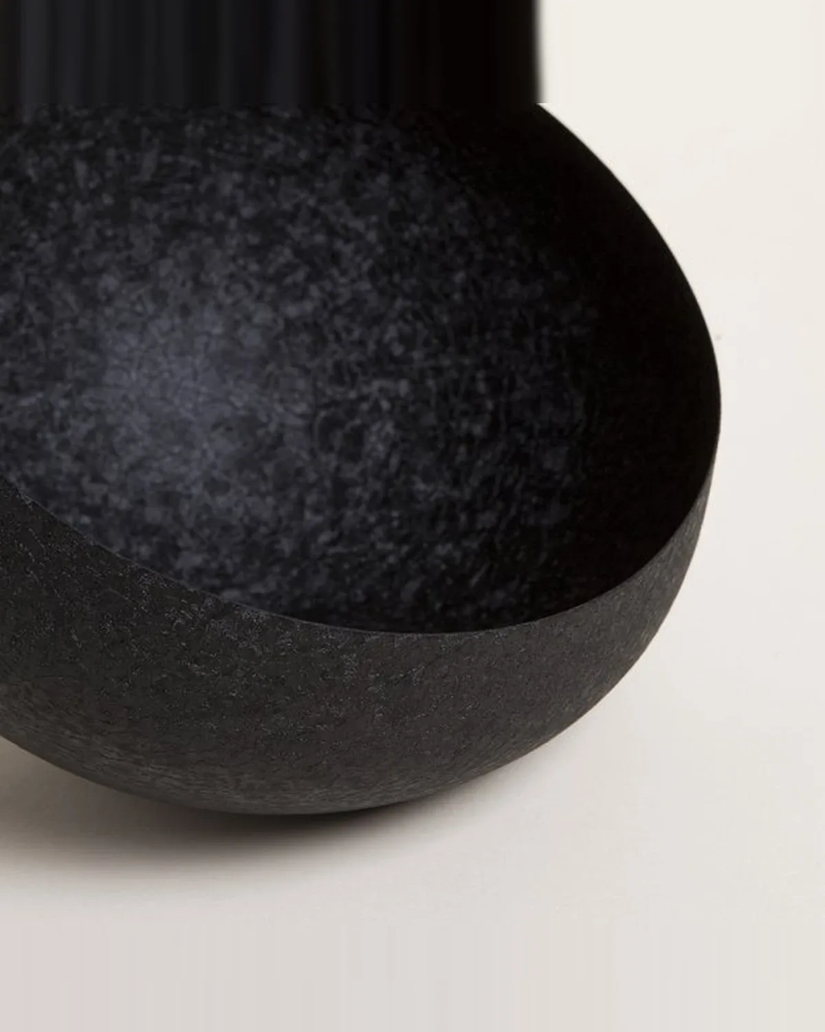 Porta Velas Loha Black 22x17,5 cm — Casa de Sillones, vista 2