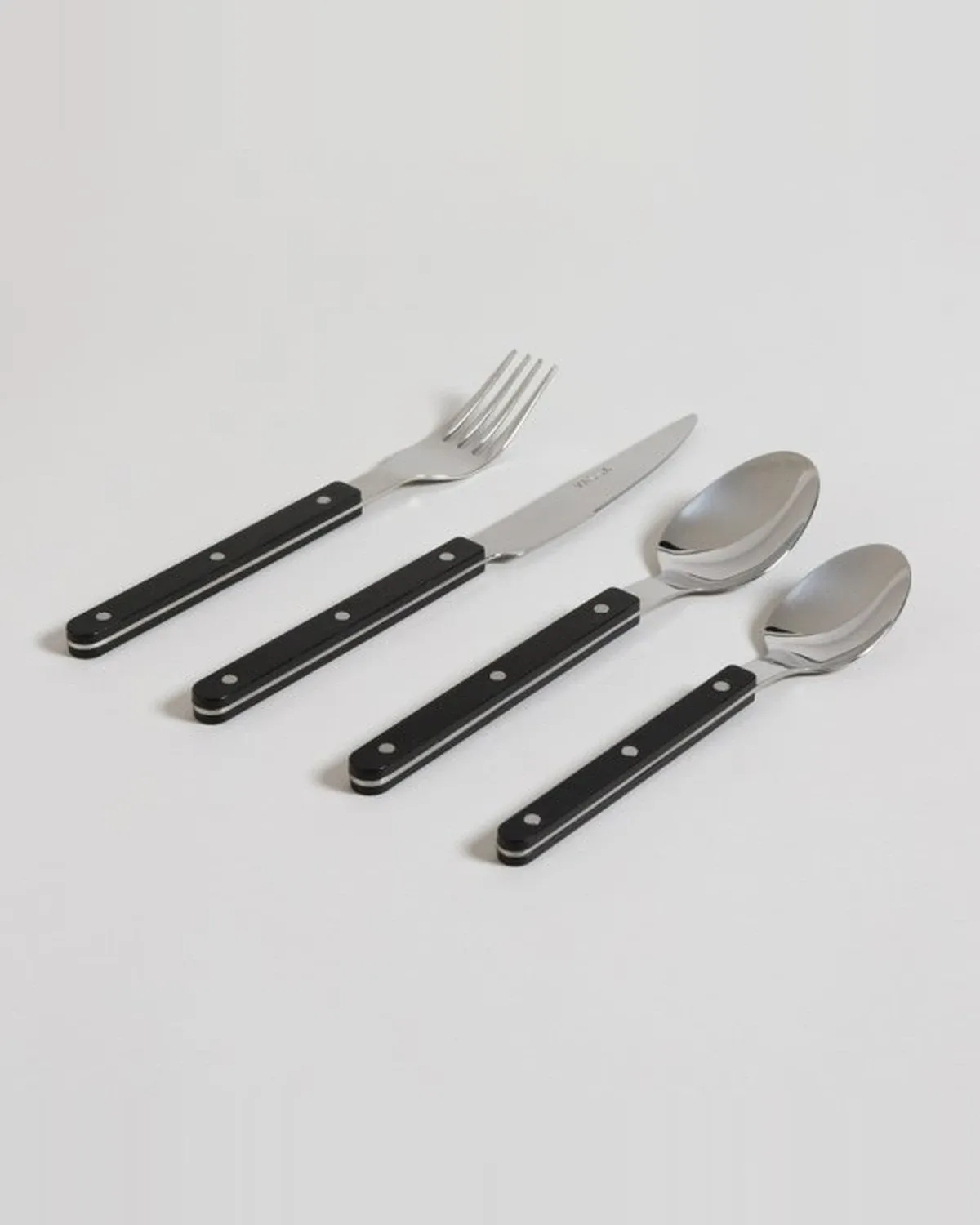 Set de Cubiertos Toscana Black x 24 Piezas — Casa de Sillones, vista 2