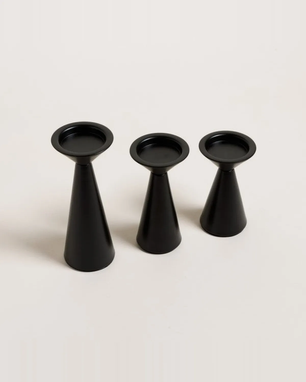 Set x 3 Portavelas Zeil Black 13/15,5/19 cm — Casa de Sillones, vista 2