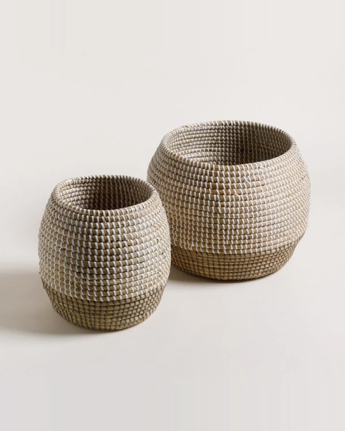 Set x2 Canastos Bombe de Seagrass Halong 25x30 / 23x24 cm — Casa de Sillones, vista 2