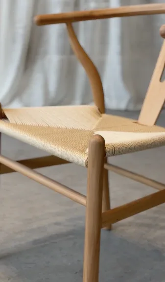 Silla Wishbone Varnish — Casa de Sillones, vista 3