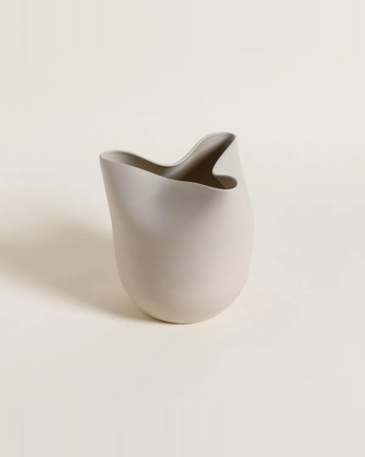 Vasija Dented Cream 22x17 cm — Casa de Sillones, vista 2