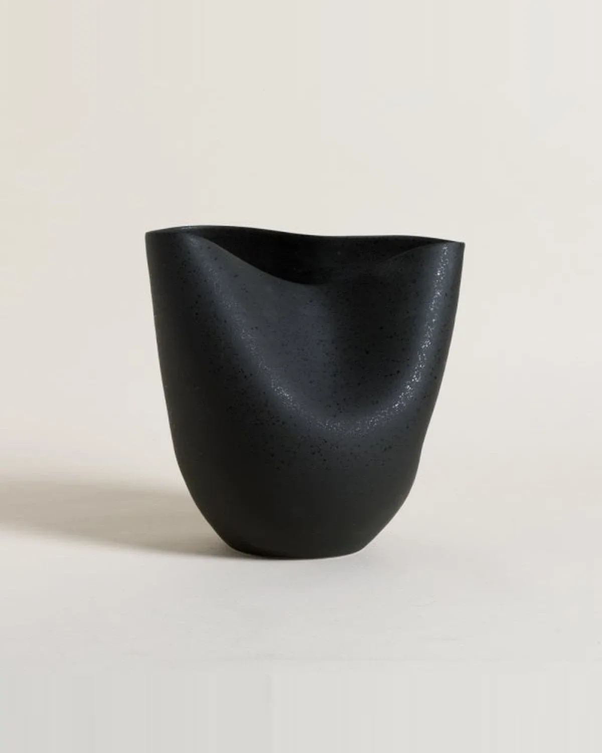 Vasija Dented Negra 30x20 cm